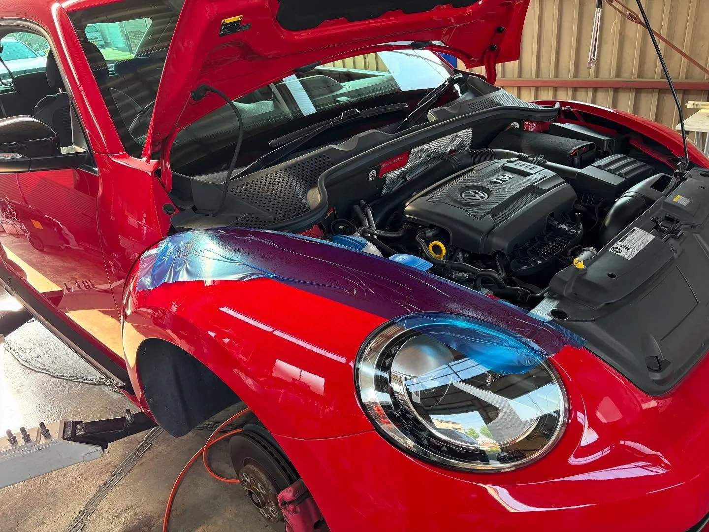 フォルクスワーゲンのTHEビートルターボ2014年モデル、型...