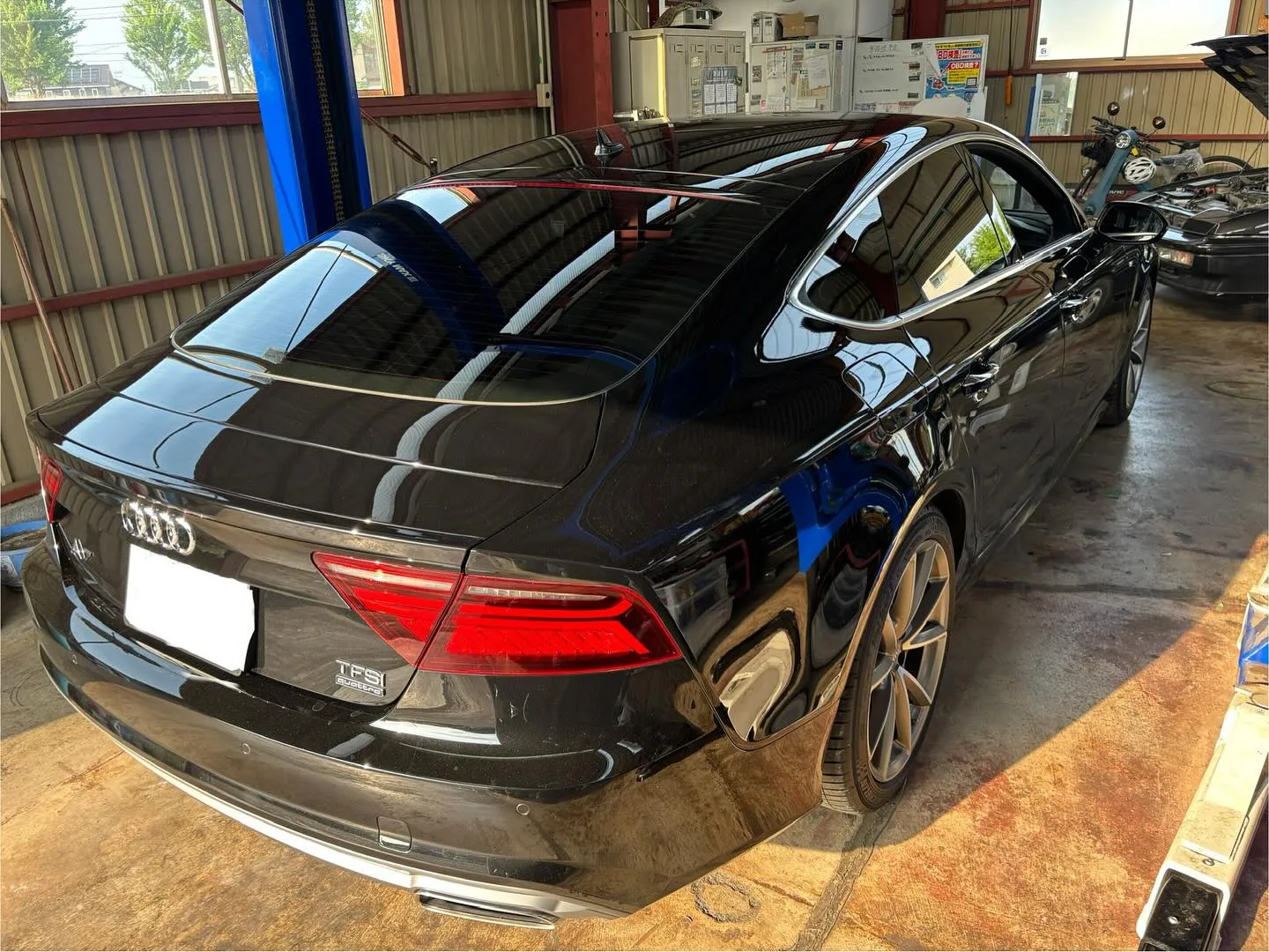 先日、2016年モデルのアウディA7スポーツバック2.0TF...