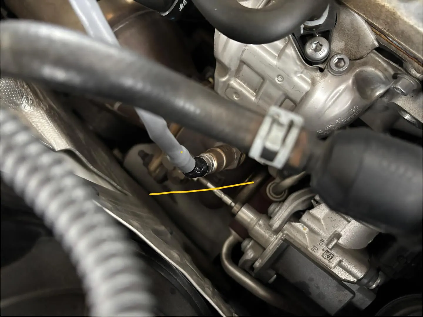 2016年モデルのF4型アウディA4において、エンジンチェッ...