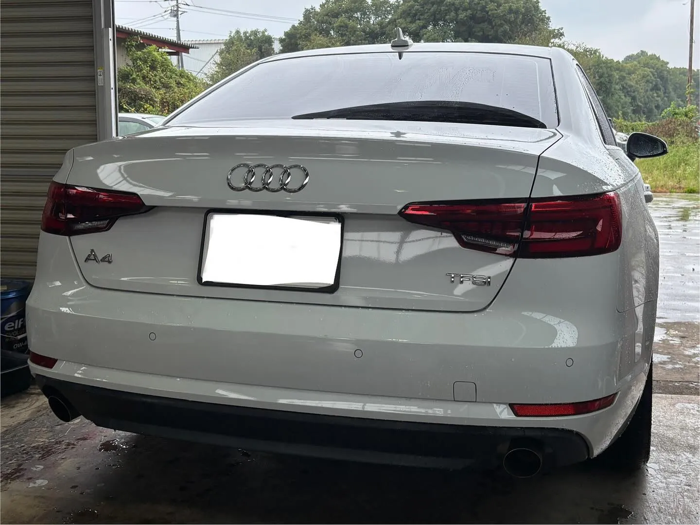 2016年モデルのF4型アウディA4において、エンジンチェッ...