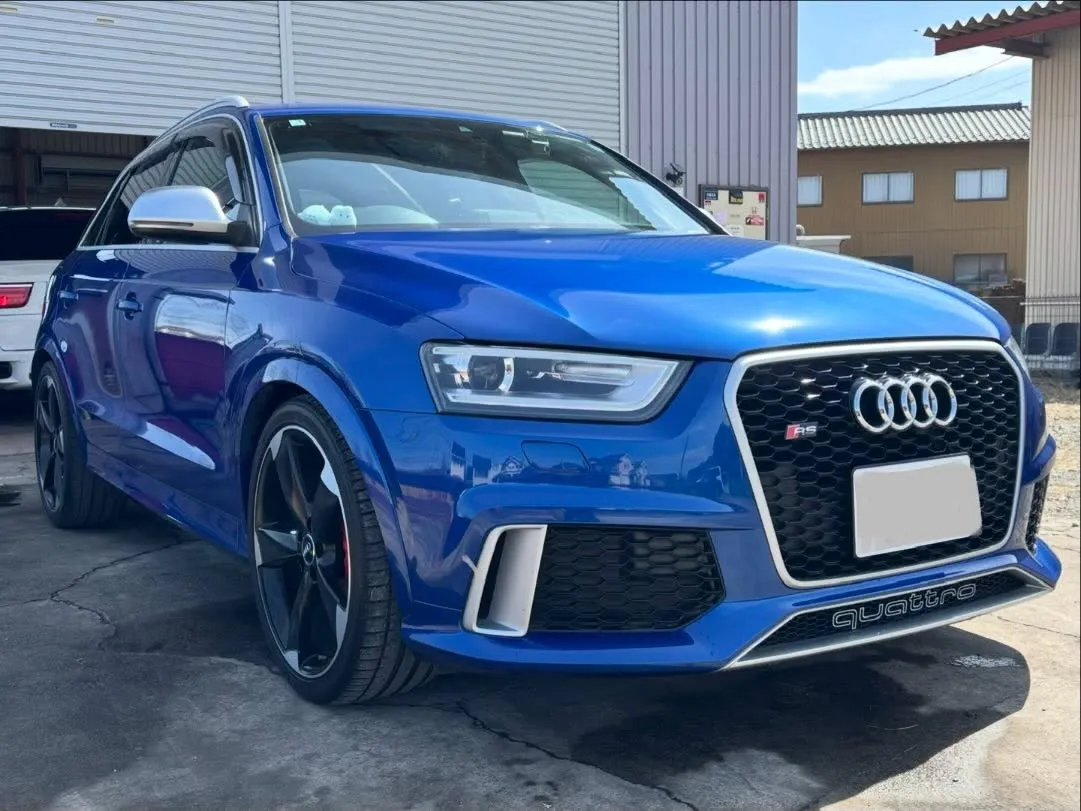 2014年モデルのアウディRSQ3を所有するお客様から、車検...