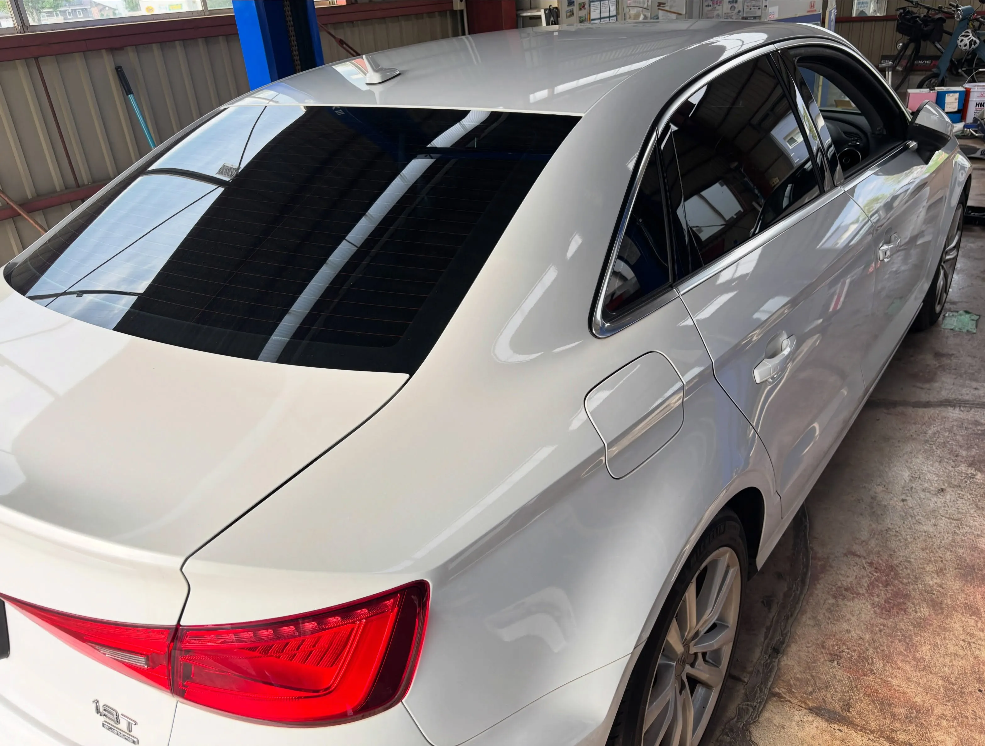 入庫した2014年モデルのアウディA3セダン1.8TFSIク...