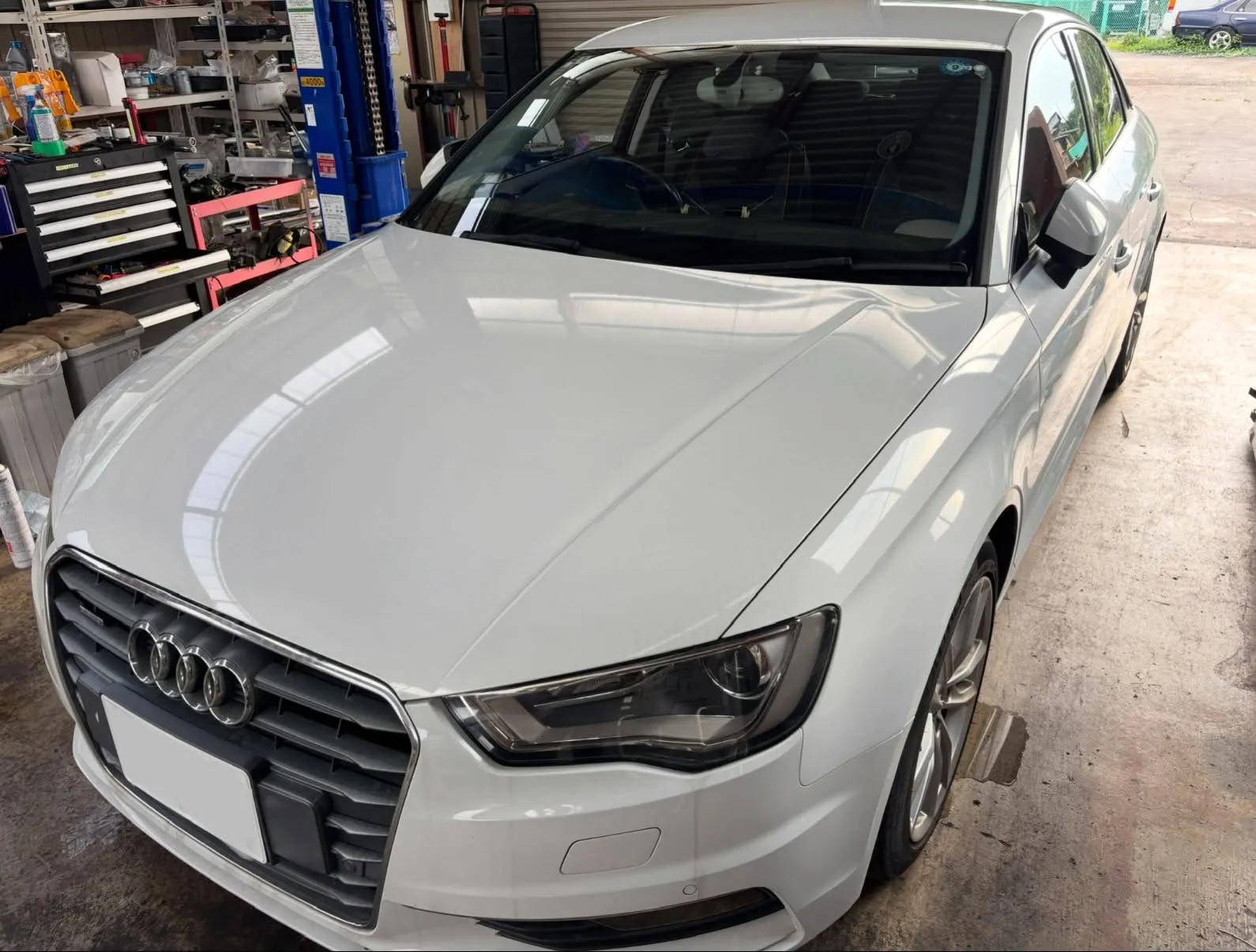 入庫した2014年モデルのアウディA3セダン1.8TFSIク...